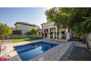 5 BR Granada large plot with Pool