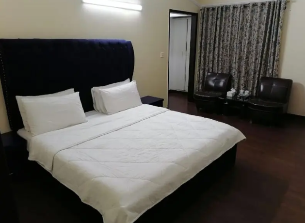 couple-guest-house-clifton-big-3