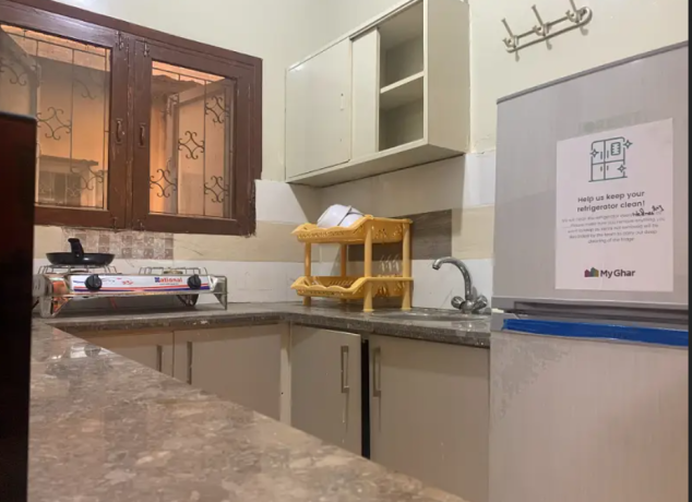 private-and-shared-rooms-for-working-professionals-and-bachelors-big-5