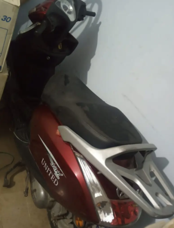 united-scooter-mehroon-model-2019-big-3