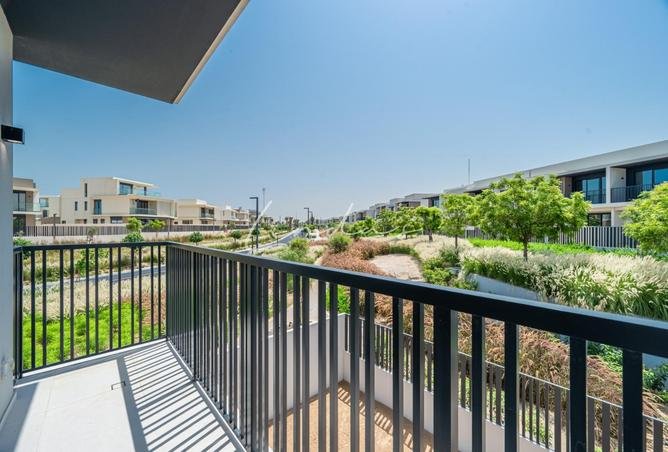 1 Month Free | End Unit | 4BR+Maid | Green Belt